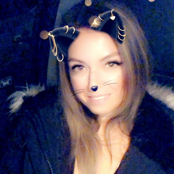 Meet your Posher, Nadia - Picture 1 of 1